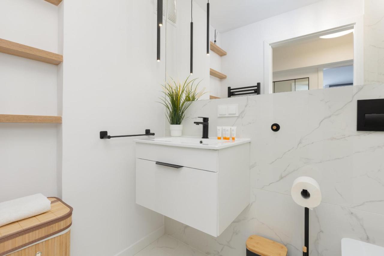 Stylish Apartment Heart Of Warsaw By Noclegi Renters Varsóvia Exterior foto